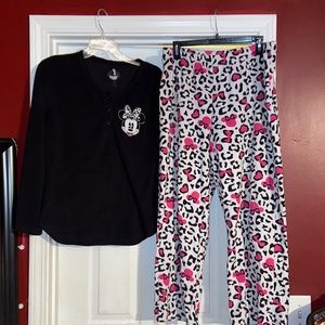 Women’s Fleece-like Minnie Pajamas😴💤